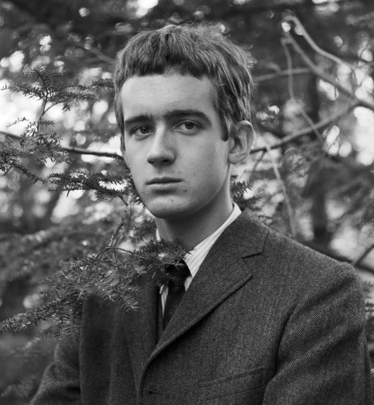 Theodore Gulick（Theo），出席了 SHL 的第一次会议，当时已出柜。